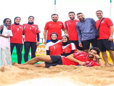 وزير الرياضة يهنىء منتخب كرة الطائرة الشاطئية بالفوز بميداليات بطولة المنطقة الخامسة ببروندى