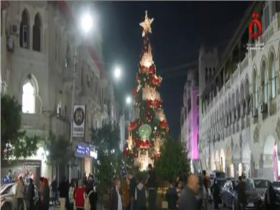 من القاهرة لبيروت.. العالم يضيء شجرة الكريسماس احتفالا بالعام الجديد |فيديو