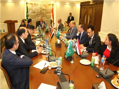 «تنسيقية الأحزاب» تعقد حلقة نقاشية مع رئيس الوفد في إطار جلسات الحوار الوطني