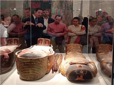 القائم بأعمال السفير الأمريكي بالقاهرة وعائلته يزورون متحف الحضارة| صور