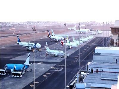 إطلاق مشاريع رقمية ونظام إلكتروني مطور بمطار شرم الشيخ 