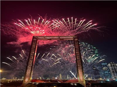 أجواء مذهلة خلال احتفالات رأس السنة في دبي.. صور