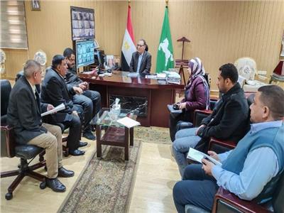 محافظ الشرقية يلتقى رئيسة الإدارة المركزية للمشروعات بجهاز تعمير سيناء