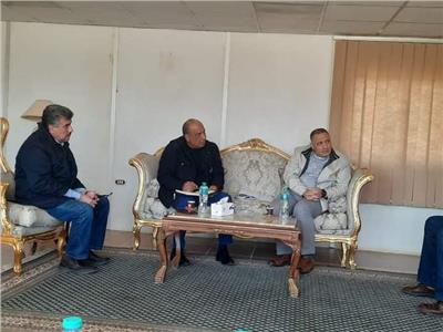 وزير قطاع الأعمال العام يناقش حسن استغلال أصول الدولة خلال زيارة أسوان