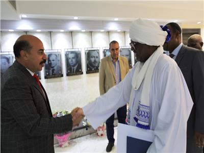 محافظ أسوان يستقبل القنصل العام السوداني.. ويؤكد عمق العلاقات والروابط بين الشعبين