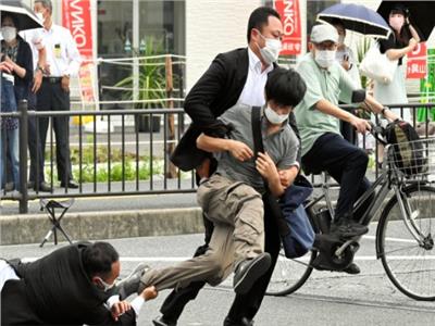 القضاء الياباني يوجه الاتهام رسمياً إلى المشتبه به في اغتيال شينزو آبي