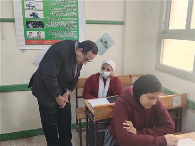 محافظ شمال سيناء: انتظام سير أعمال الامتحانات دون شكاوى 