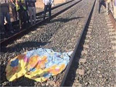 إصابة سيدة وابنها سقطا من قطار في أسيوط