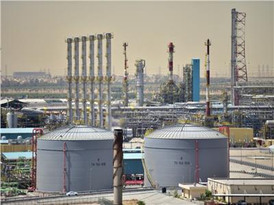 موديز: نمو اقتصاد الخليج يتباطأ إلى 2.3% العام الجاري بسبب النفط