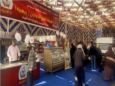 تخفيضات كبيرة لأسعار السلع بمعارض «أهلا رمضان» بالإسكندرية | فيديو