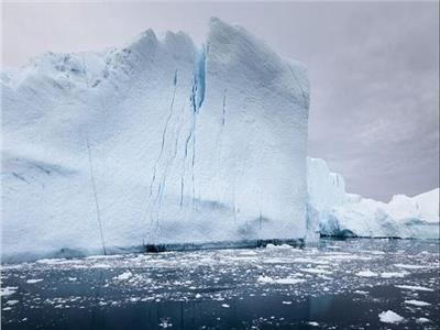 شاهد| انفصال كتلة جليدية عملاقة من القارة القطبية الجنوبية