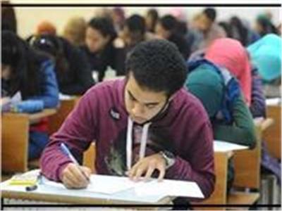 طلاب الإعدادية يؤدون امتحان العلوم بالقاهرة.. والهندسة في الجيزة 