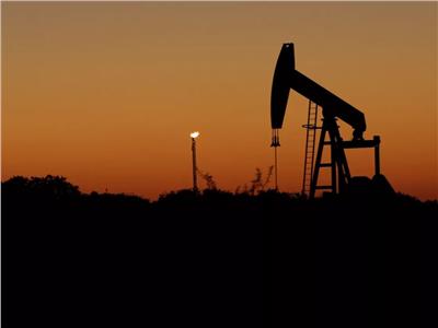 صعود طفيف لأسعار النفط العالمية مع بداية تعاملات اليوم الجمعة