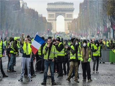 فرنسا تدفع بـ11 ألف شرطي لمواجهة الاحتجاجات عن نظام المعاشات| غدًا 