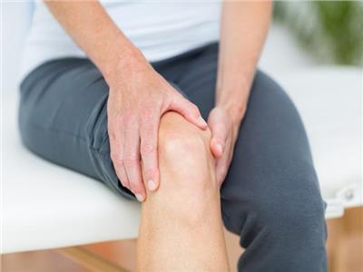 الألم الشديد الأبرز.. 6 علامات تدل على ضعف ركبتيك