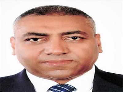 رئيس جامعة أسيوط يصدر قرارًا بتعيين عادل عبده مديرًا لمركز التنمية المستدامة