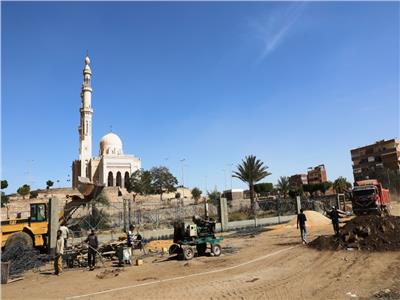 أشرف عطية يتفقد مشروع تطوير منطقة الطابية التاريخية بمدينة أسوان