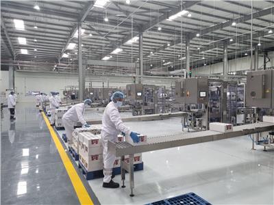 مصنع ألبان سايلو فودز.. انتاج 800 طن سنوياً من خلال 9 خطوط عالية التقنية