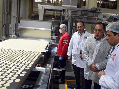 مدبولى: مصنع كورونا الجديد نموذجًا ناجحًا لدور القطاع الخاص في دعم الاقتصاد| صور