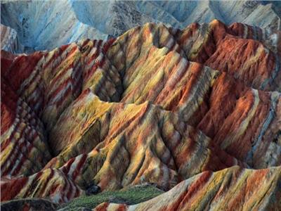 بـ«ألوان الطيف».. شاهد أجمل الجبال الملونة في العالم