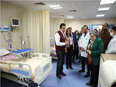 وزير الصحة يشيد بجودة العمل بمستشفى جراحات اليوم الواحد في رأس البر