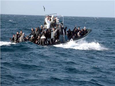 مقتل 27 مهاجرًا في غرق مركب قرب السواحل الإيطالية