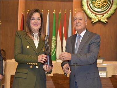 الجامعة العربية تكرّم هالة السعيد في «اليوم العربي للاستدامة»