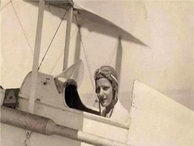 «لطفية النادي».. أول امرأة مصرية تقود طائرة في العالم