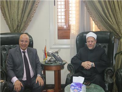 المفتي يستقبل رئيس شركة مياه القاهرة لبحث التعاون في مجال ترشيد الاستهلاك