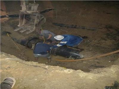 الانتهاء من إصلاح كسر خط مياه بمدينة فايد بالإسماعيلية
