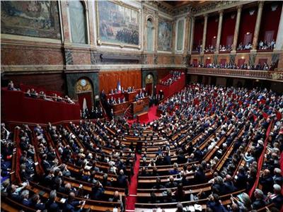 مجلس الشيوخ الفرنسي يقر رفع سن التقاعد من 62 إلى 64 
