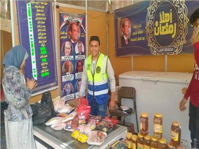 معارض «أهلا رمضان» في المنيا تشهد إقبالا كبيرا على ياميش رمضان