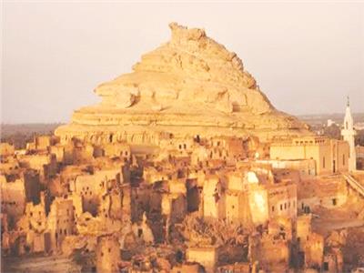 أهم المقاصد السياحية والتاريخية.. قرية شالي الأثرية بسيوة 
