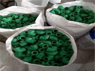 ضبط 7 أطنان خامات مجهولة المصدر داخل مصنع بلاستيك بالشرقية 