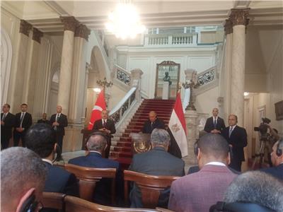 وزير الخارجية التركي: يجب أن ننمي العلاقات مع مصر بما فيها حركة السياحة