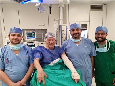 «محمد الحلو» يغادر غرفة العمليات بعد إجراء جراحة هامة في شرايين القدم