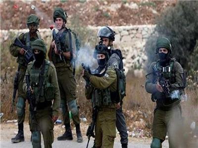 الاحتلال الإسرائيلي يعتقل 11 فلسطينيًا من أنحاء مُتفرقة بالضفة الغربية