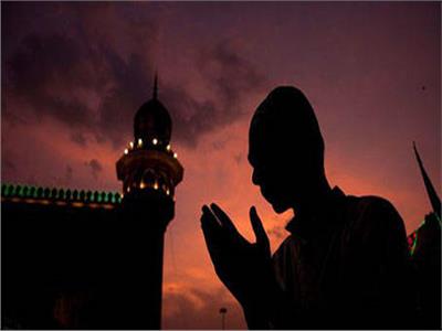 «سيف رجب»: الدعاء في رمضان مطلوب فيه الاستعانة واللجوء لله