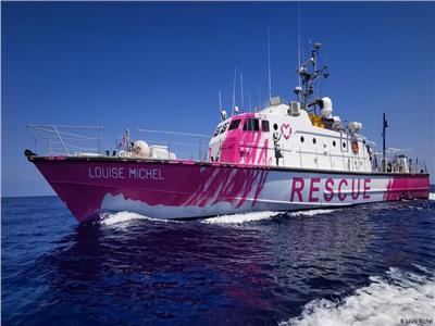 خفر السواحل الإيطالي يحتجز سفينة بانكسي لإنقاذ المهاجرين في لامبيدوزا