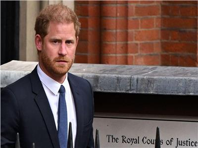 الأمير البريطاني هاري يصف محرري الصحف الشعبية بالمجرمين