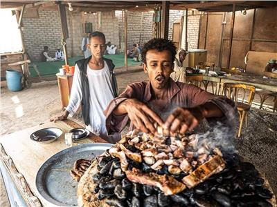 صحية وخالية من الدهون.. «السلات» وجبة أهالى جنوب البحر الأحمر في رمضان 