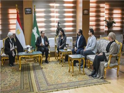 محافظ الشرقية يبحث التعاون مع المدير التنفيذي للهيئة المصرية الأمريكية