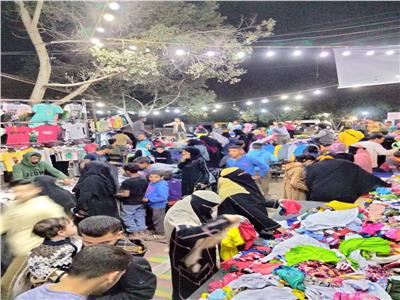 الشعب الجمهوري يقيم معرضا لبيع الملابس بأسعار مخفضة في قرى البدرشين