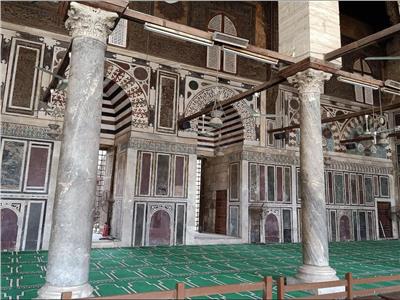 منذ أكثر من 600 عام.. أعمدة مسجد مؤيد شيخ تشهد على الوحدة الوطنية في مصر | صور
