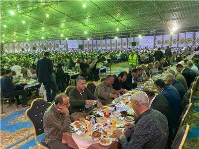 الهيئة الإنجيلية تنظم إفطار لـ 2500 مزارع في المنيا