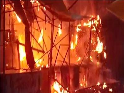 دمار نحو 40 متجرا في حريق هائل داخل سوق بولاية «أتر برديش» الهندية