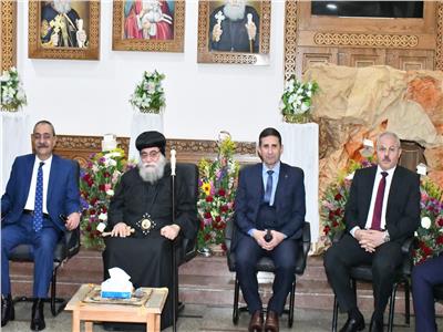 رئيس جامعة قناة السويس يُهنئ قيادات الكنائس بعيد القيامة المجيد 