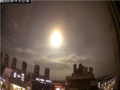 سقوط قمر صناعي تابع لوكالة ناسا فوق العاصمة الأوكرانية كييف | فيديو