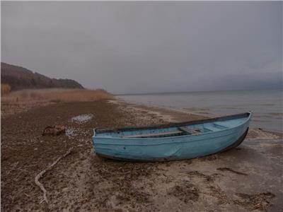 تغير المناخ يهدد بحيرة بريسبا الأوروبية الشهيرة          