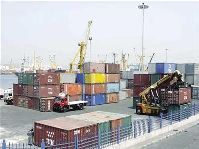 تداول 183 ألف طن بضائع وتصدير 425 حاوية بميناء الإسكندرية